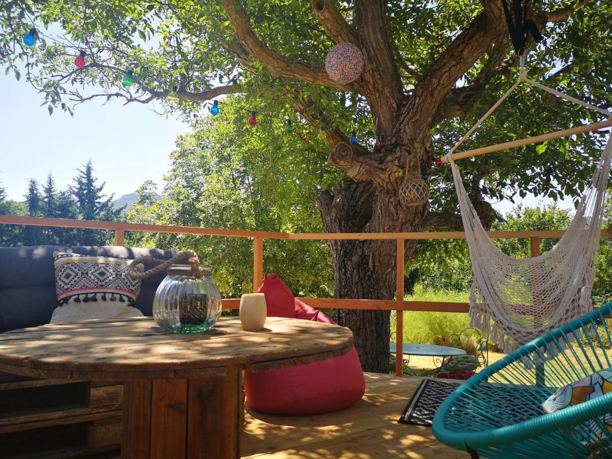 Holiday home Roulotte La Cle Du Luberon Buoux