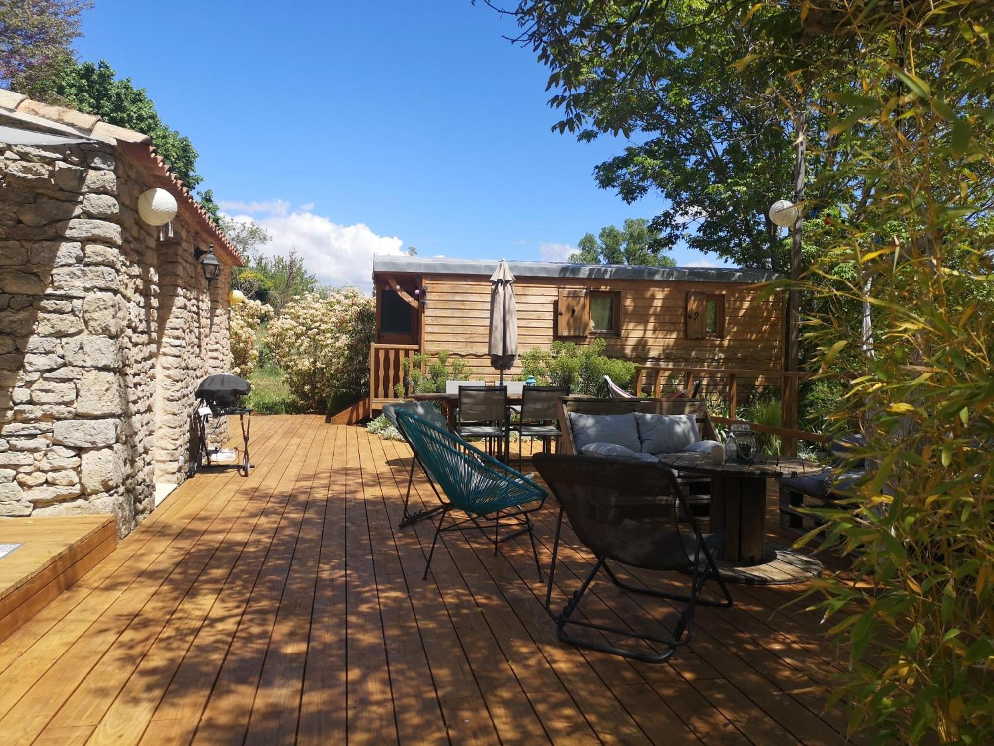 Holiday home Roulotte La Cle Du Luberon *