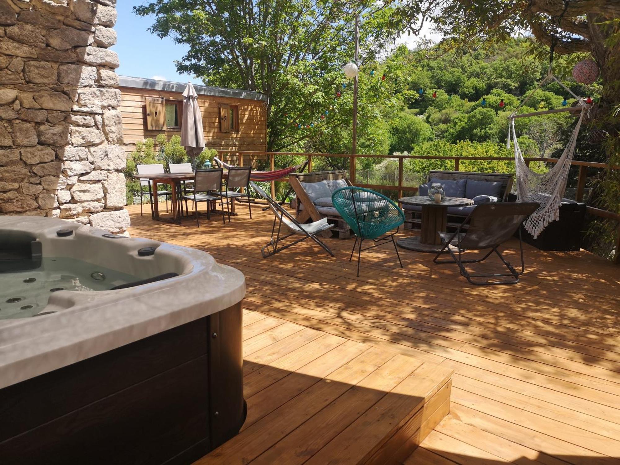 Roulotte La Cle Du Luberon Holiday home Buoux